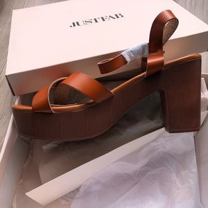 NWT Just Fab chunky heels W11 cognac brown